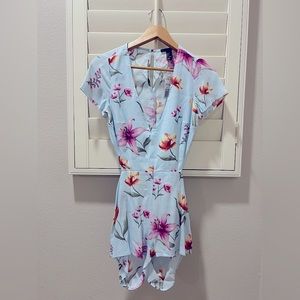 Forever21 short romper with open back